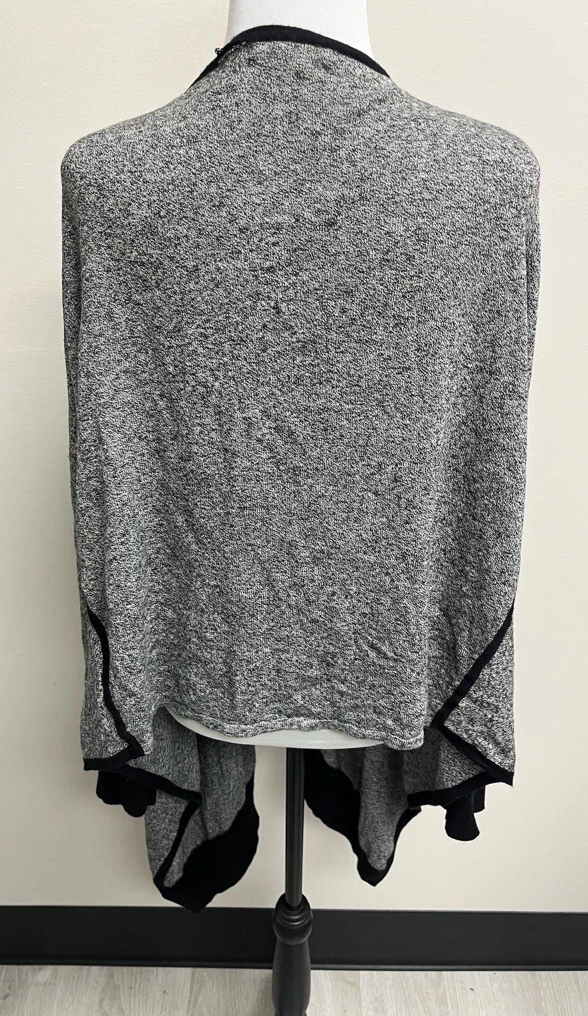 Used Women’s Grey Cardigan
