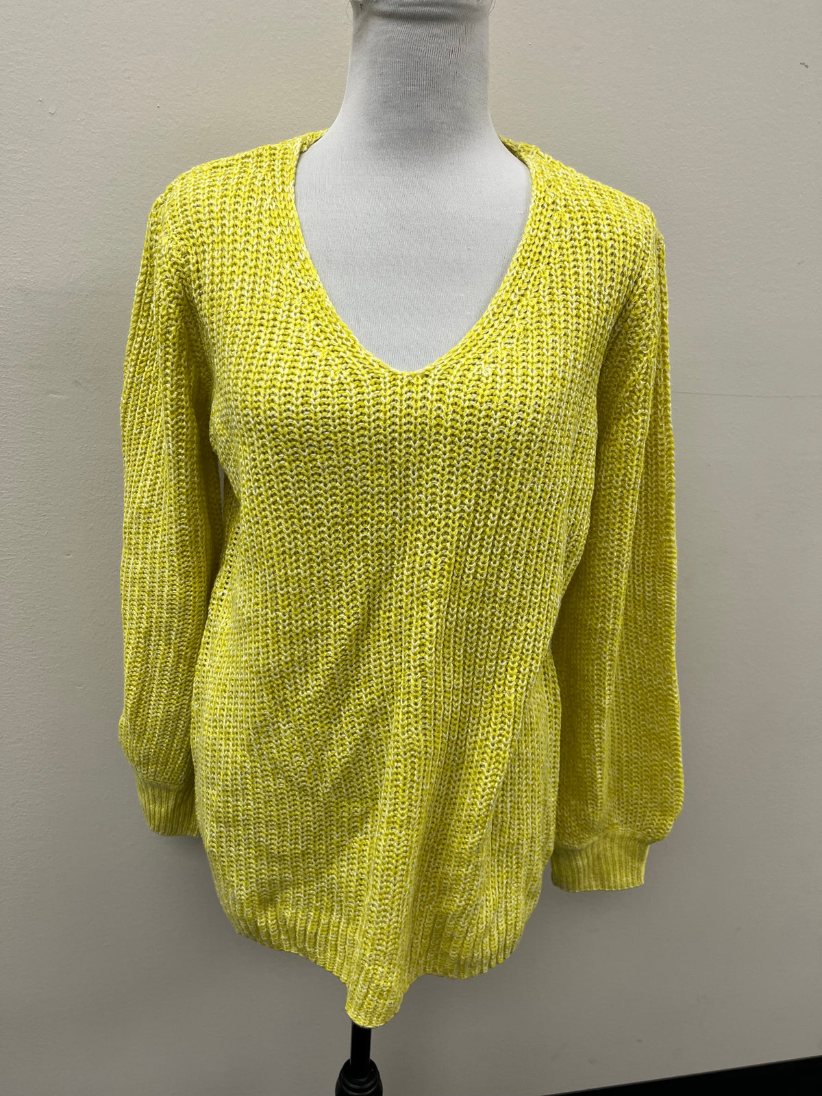 Used Women’s Knitted Sweater Shirts