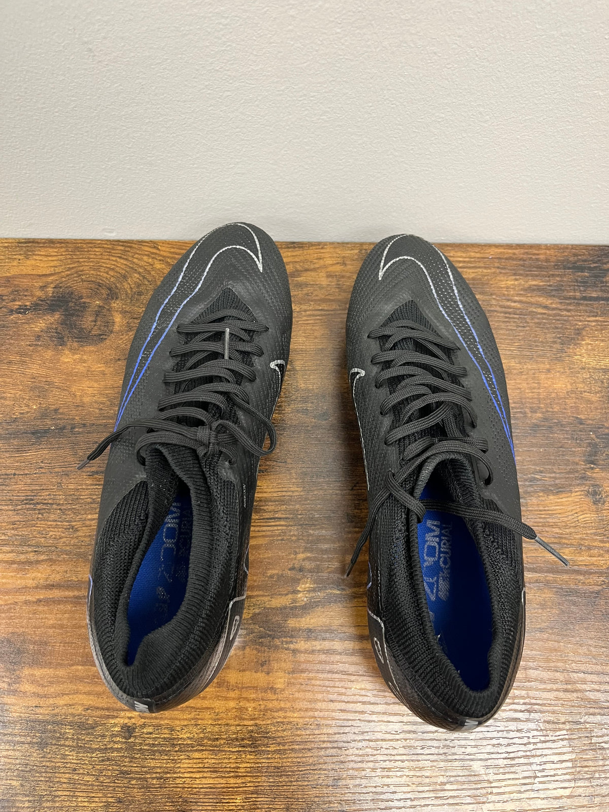 Used Men’s Black Cleats