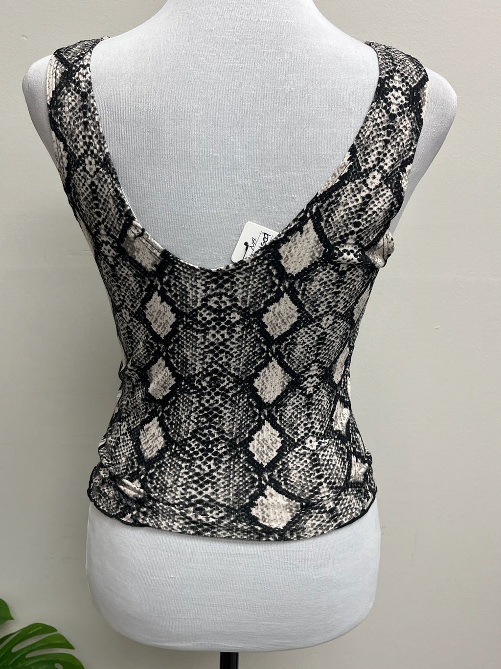 Used Women’s Tank Top