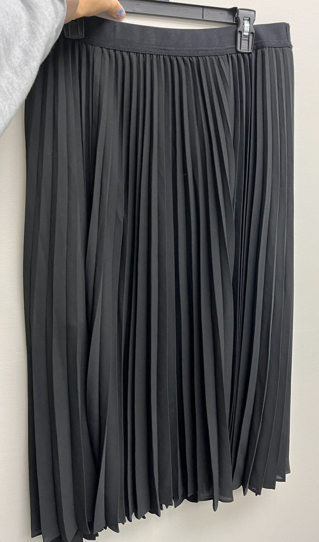 Used Women’s Black Skirt