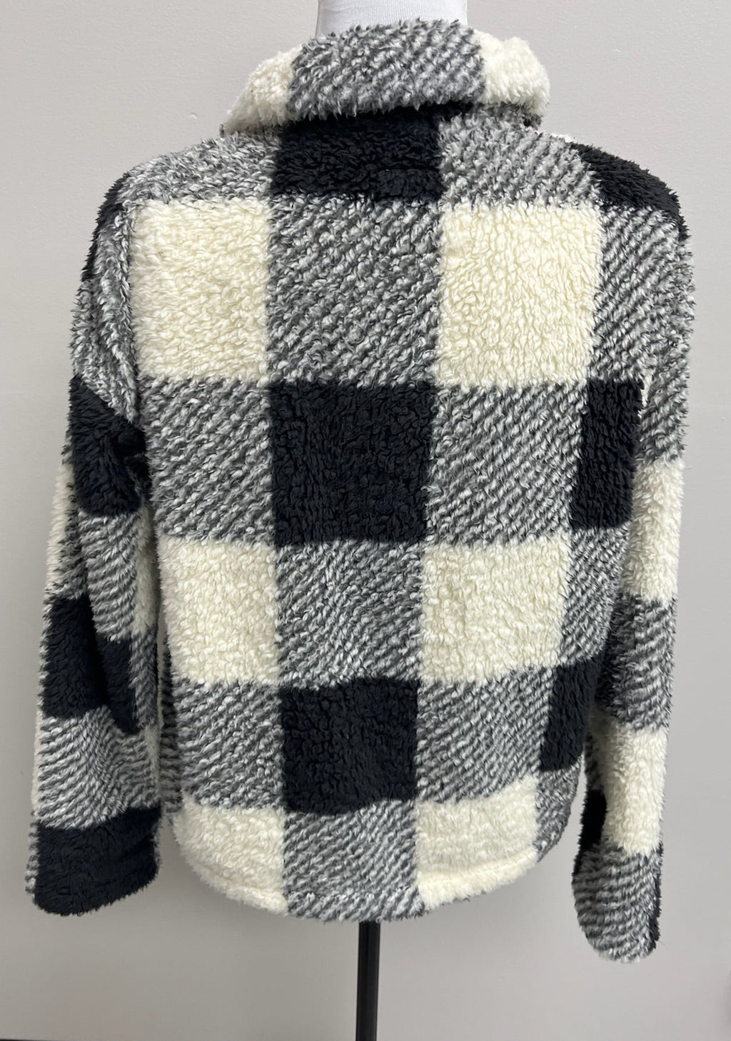 Used Women’s Checkered Sweater Jacket
