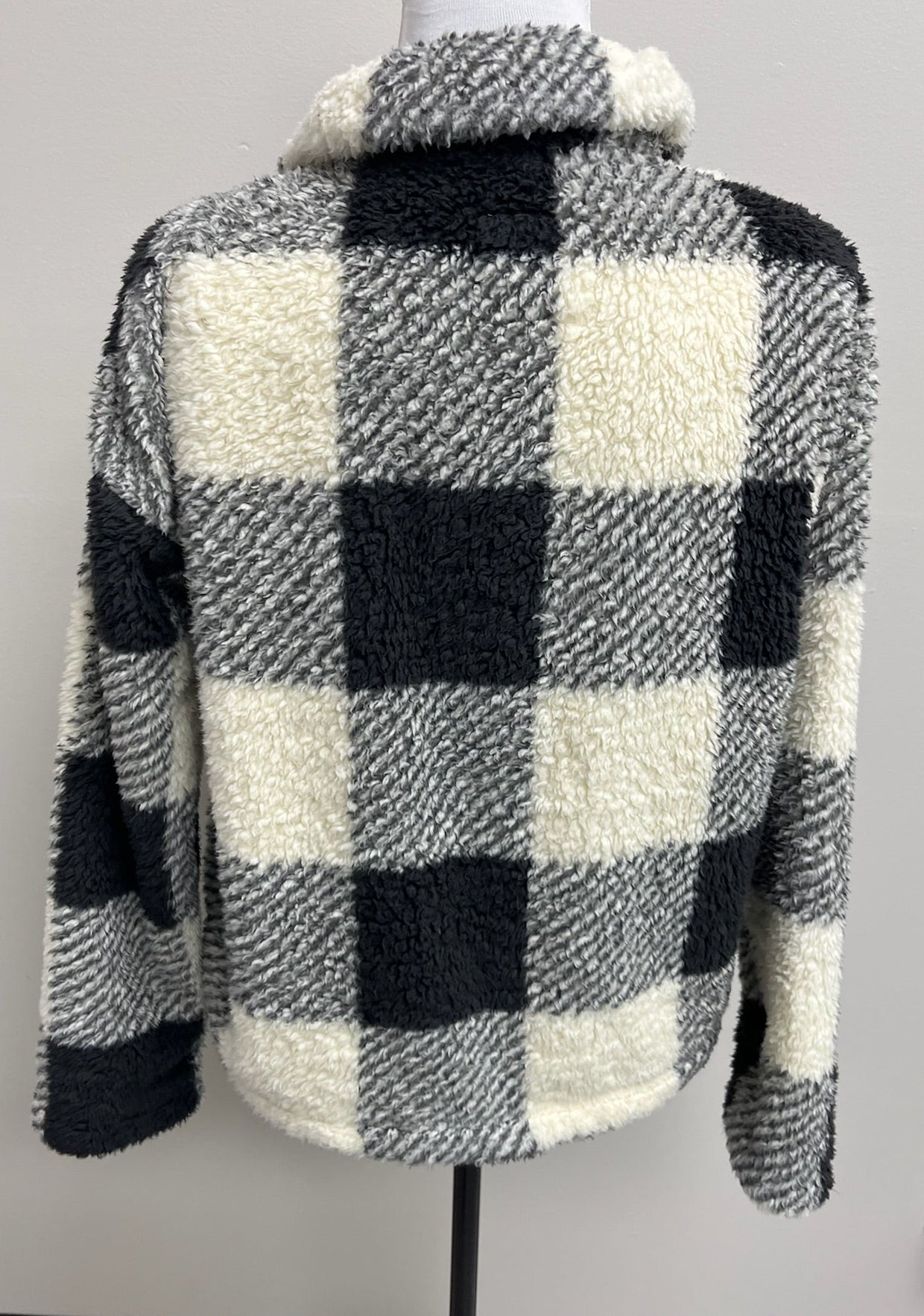 Used Women’s Checkered Sweater Jacket