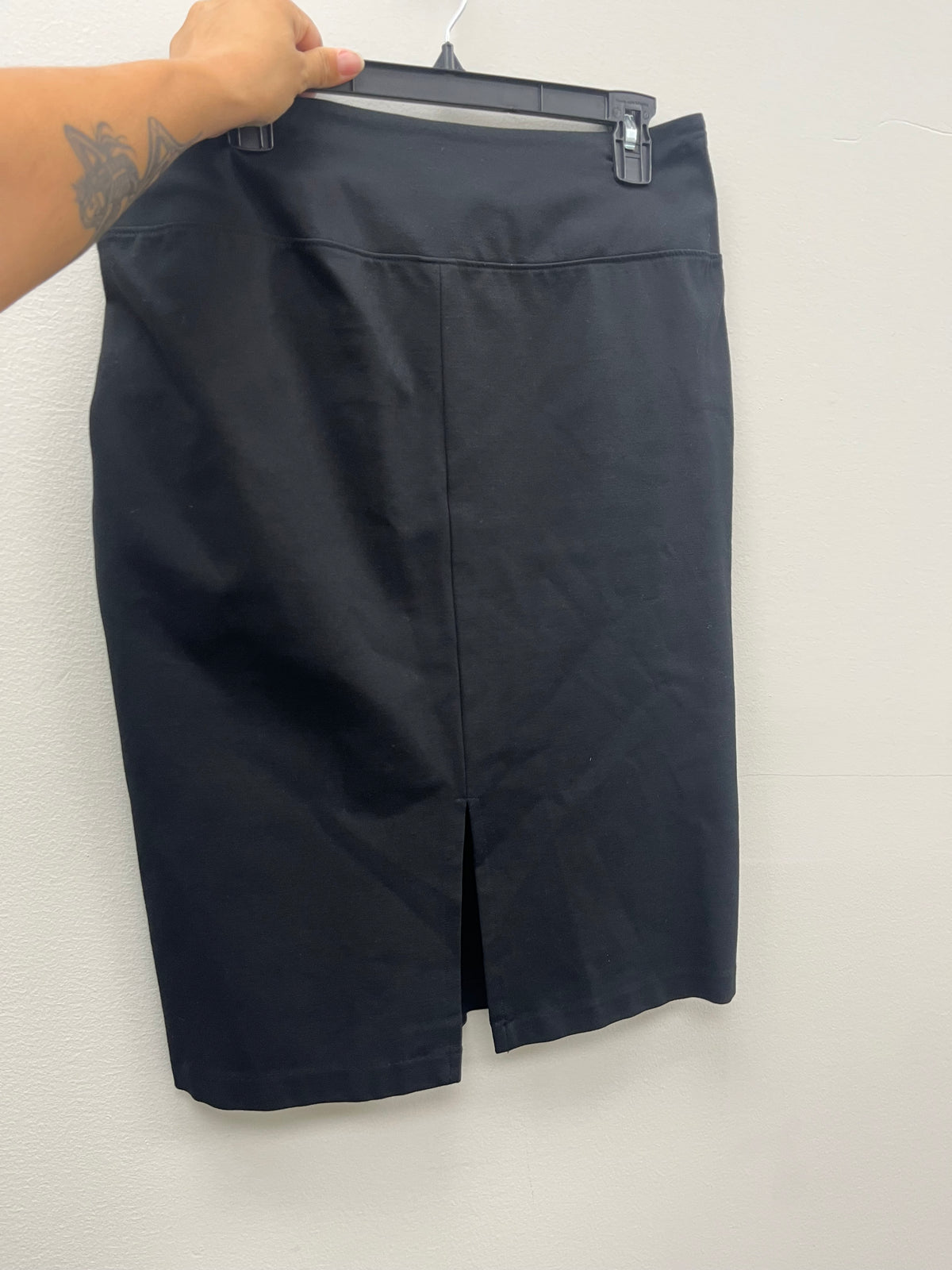 Used Women’s Black Skirt with Pockets
