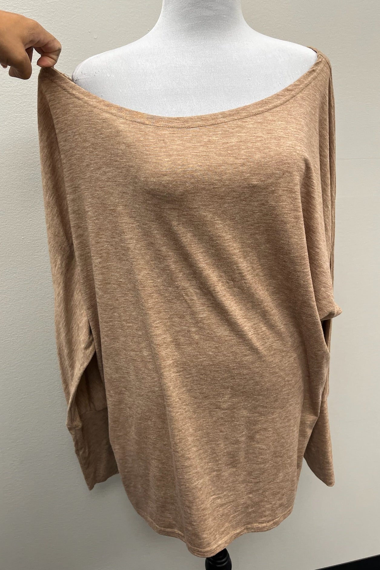 Used Women’s Off The Shoulder Shirt