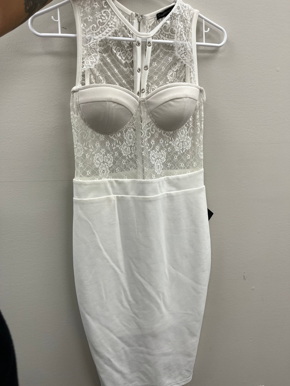 New Women’s White Dress