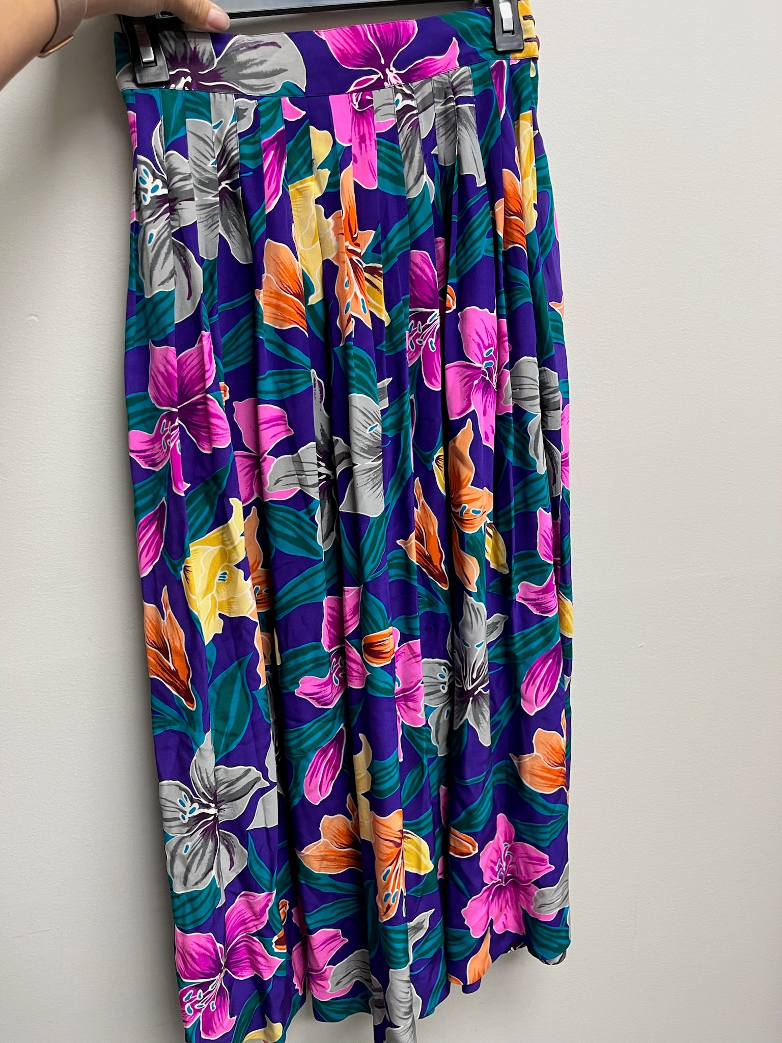 Used Women’s Blue Floral Skirt