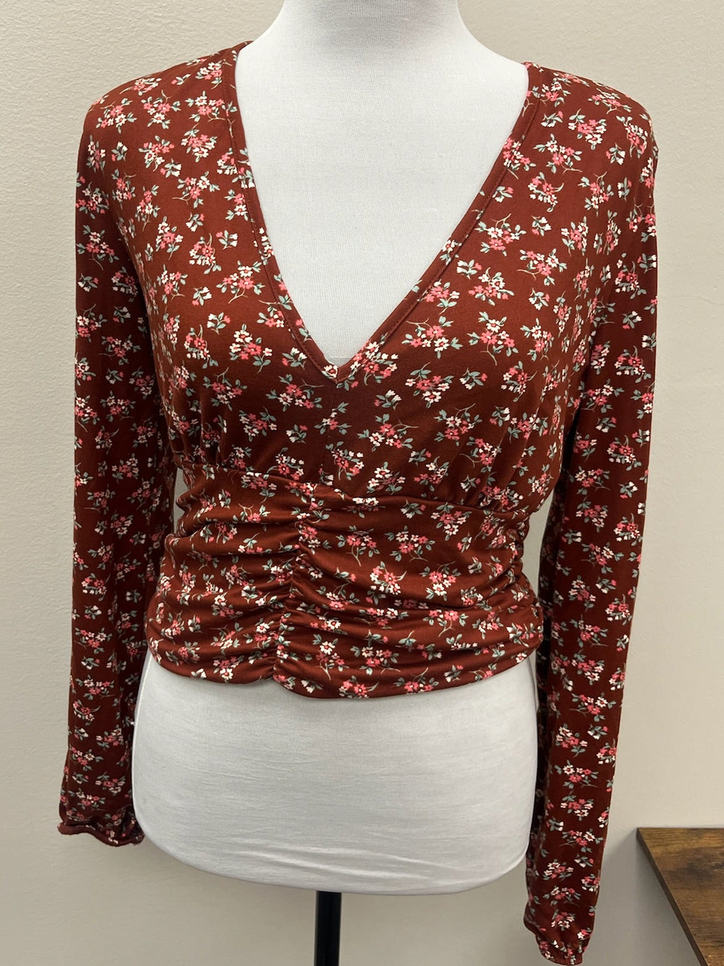 Used Women’s Brown Floral Crop Long Sleeve Shirt