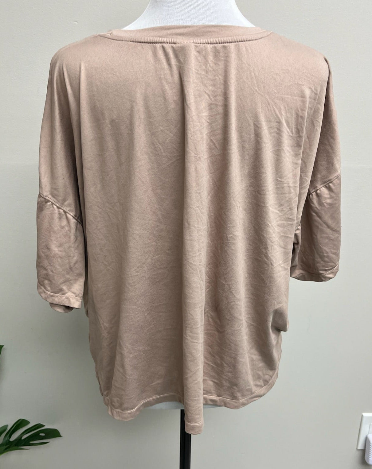 Used Women’s Crop Top