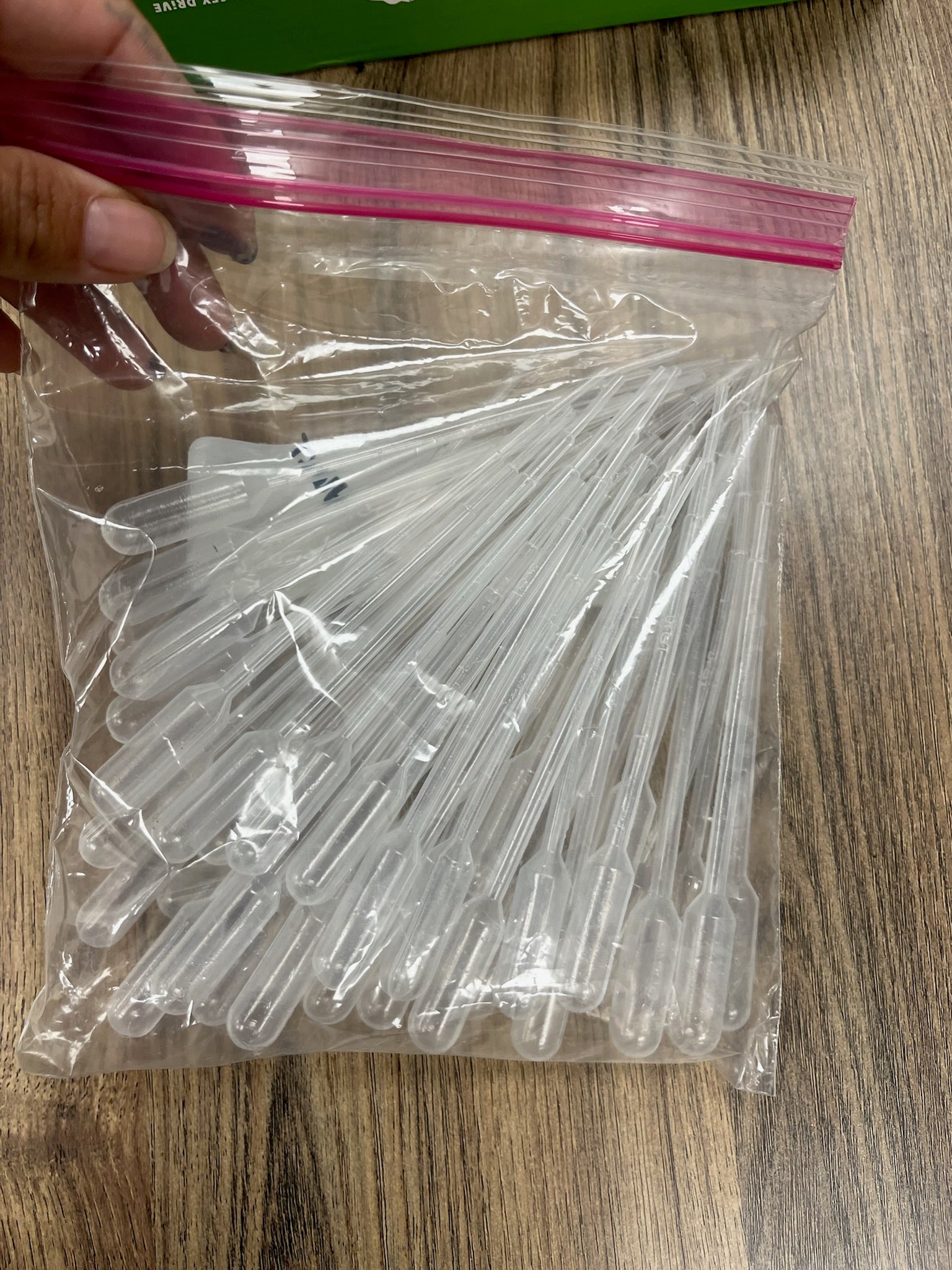 New 46 Piece Pipettes