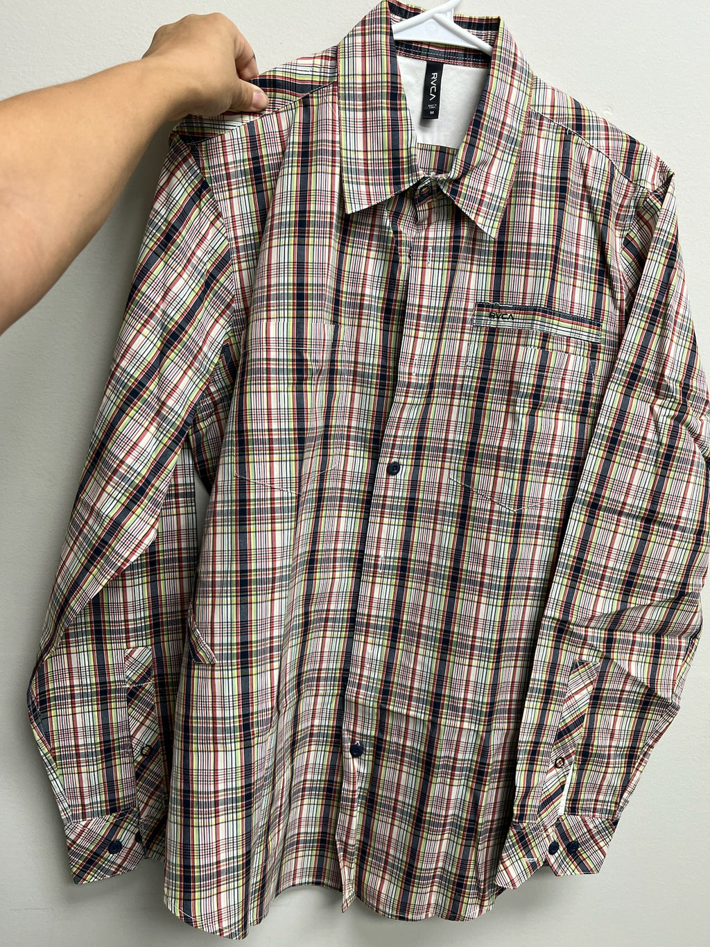 Used Men’s Checkered Long Sleeve Button Up Shirt