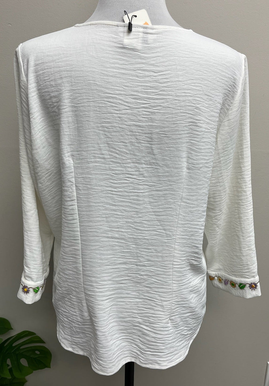 Used Women’s White Shirt