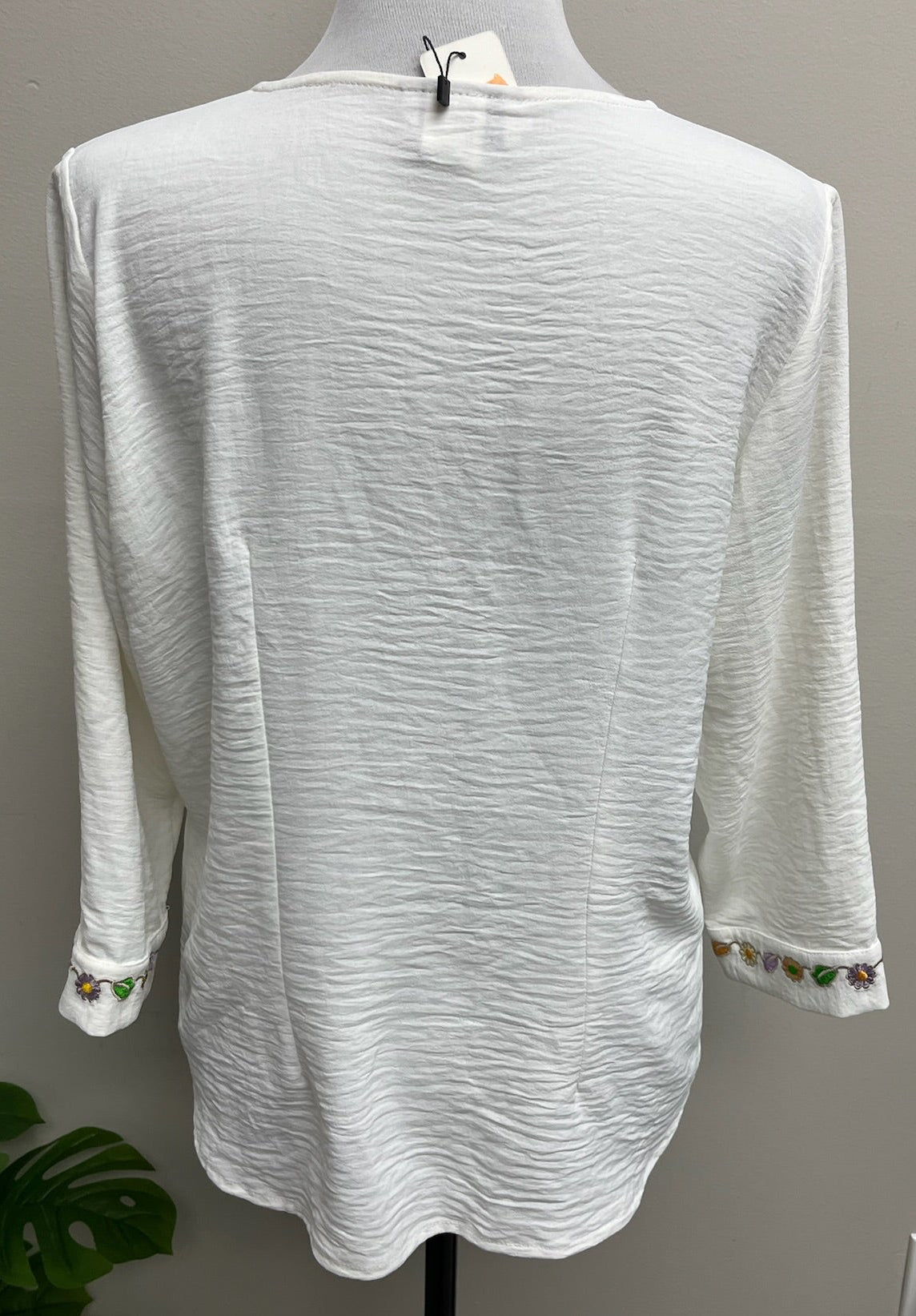 Used Women’s White Shirt