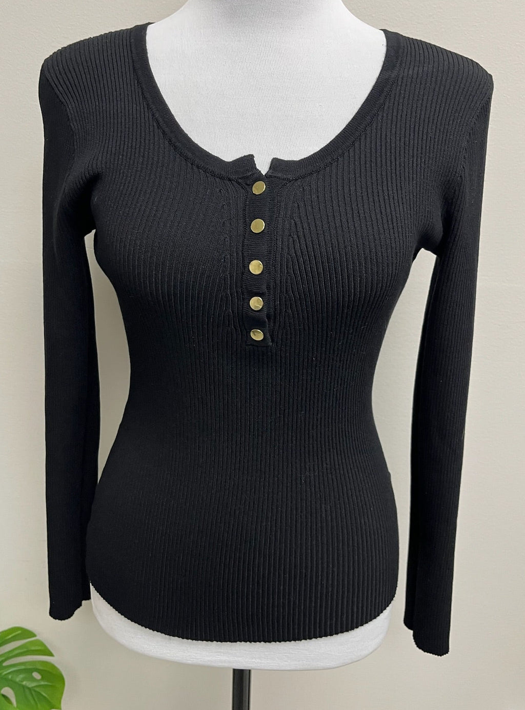 Used Women’s Black Long Sleeve