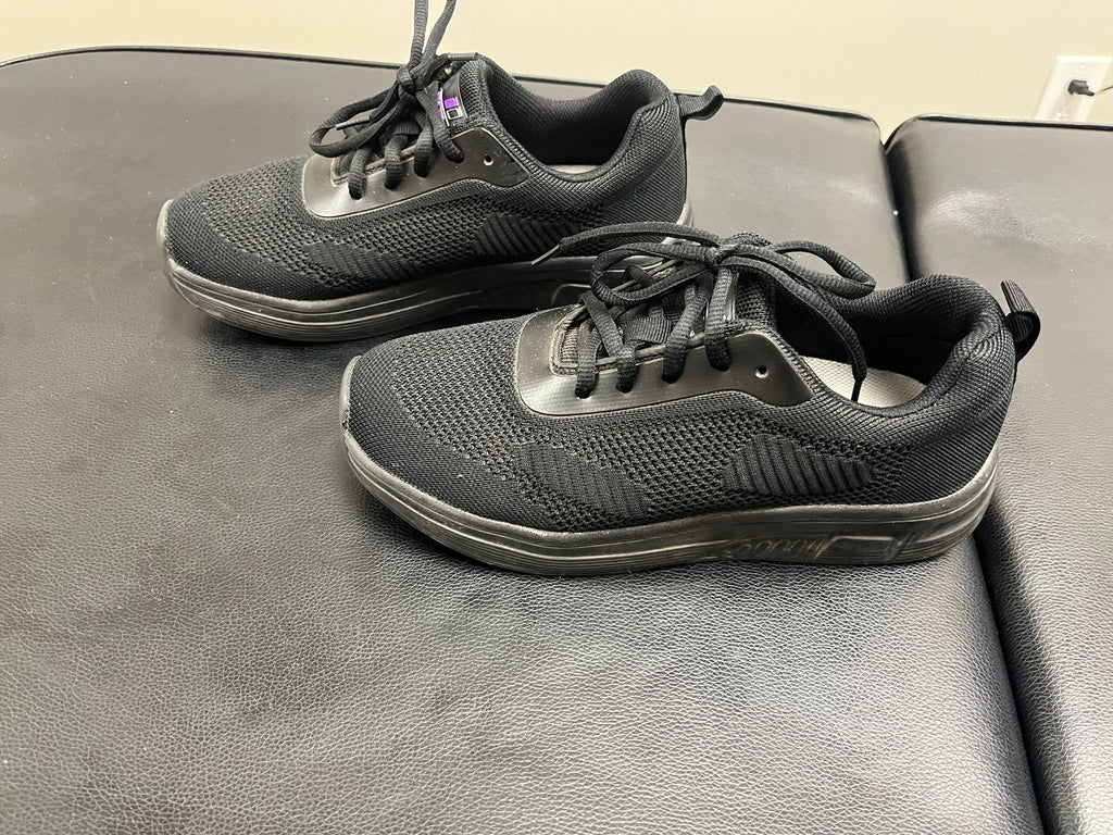 Women’s Black Slip Resistant Sneakers