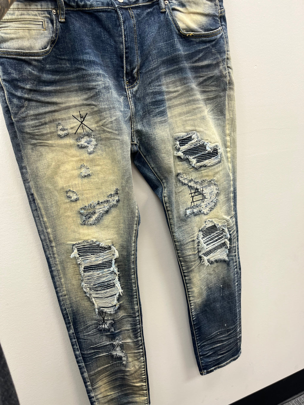 Used Men’s Ripped Jeans