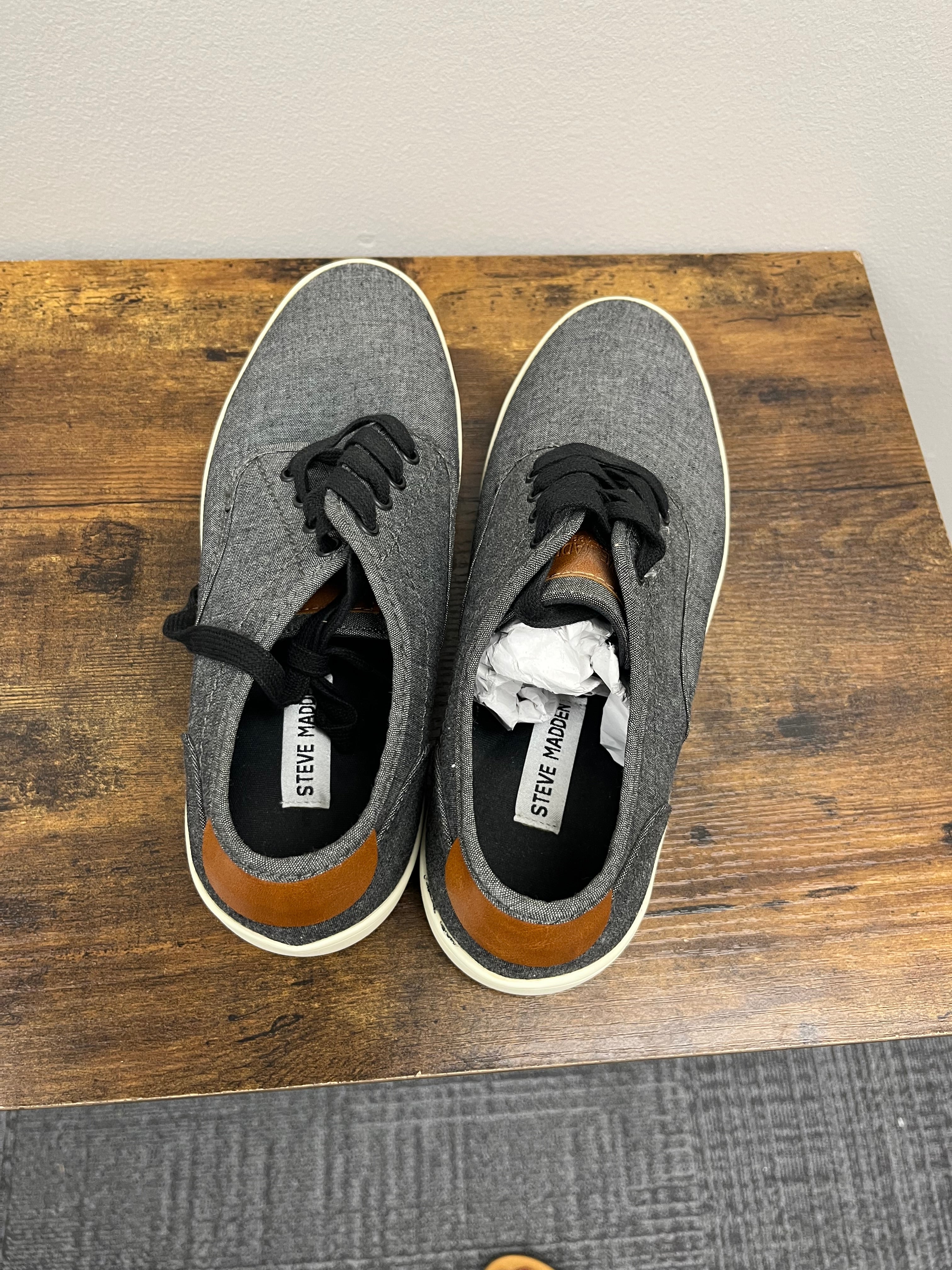 New Men’s Grey Sneakers
