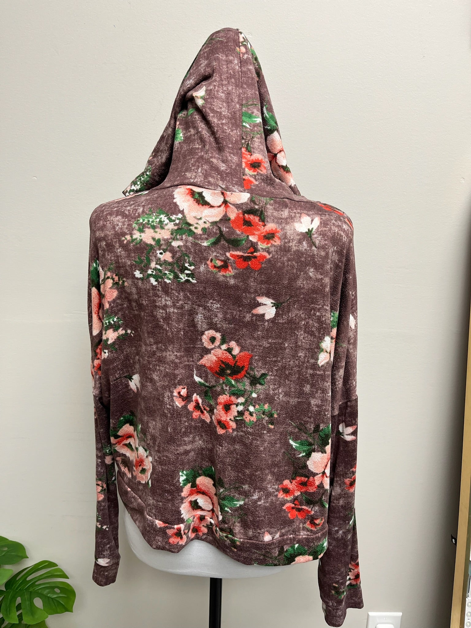 Used Women’s Floral Hoodie Sweater Shirt