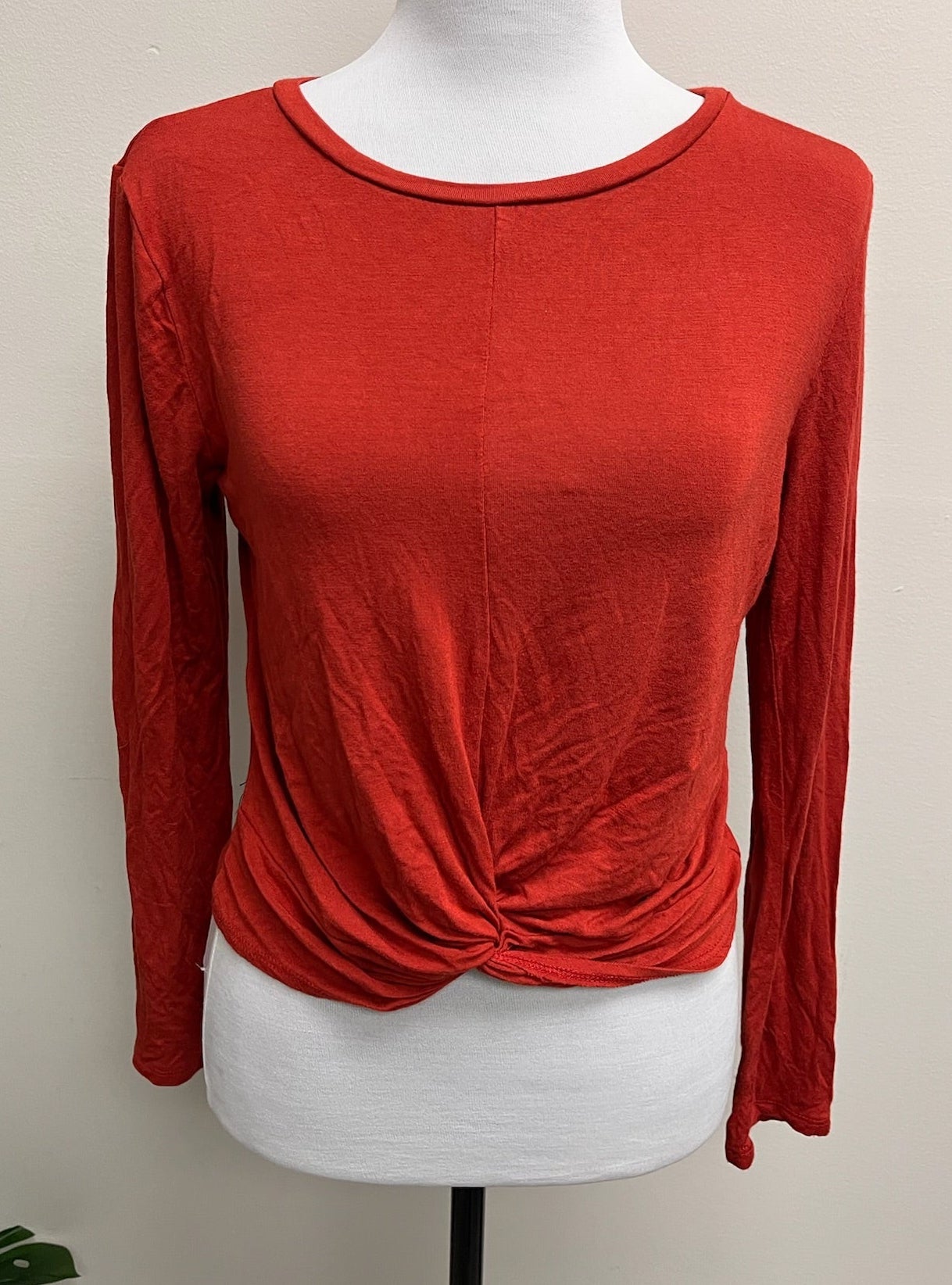 Used Women’s Long Sleeve Shirt