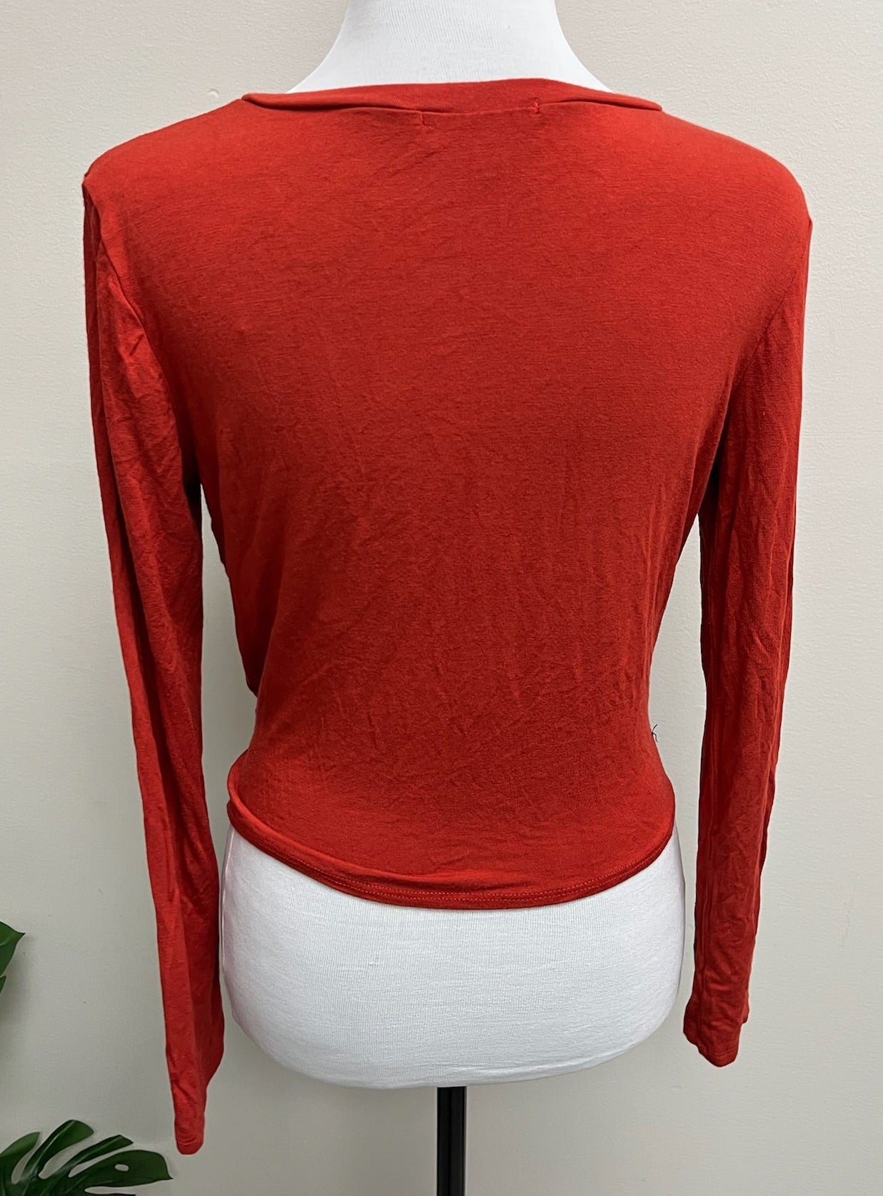 Used Women’s Long Sleeve Shirt