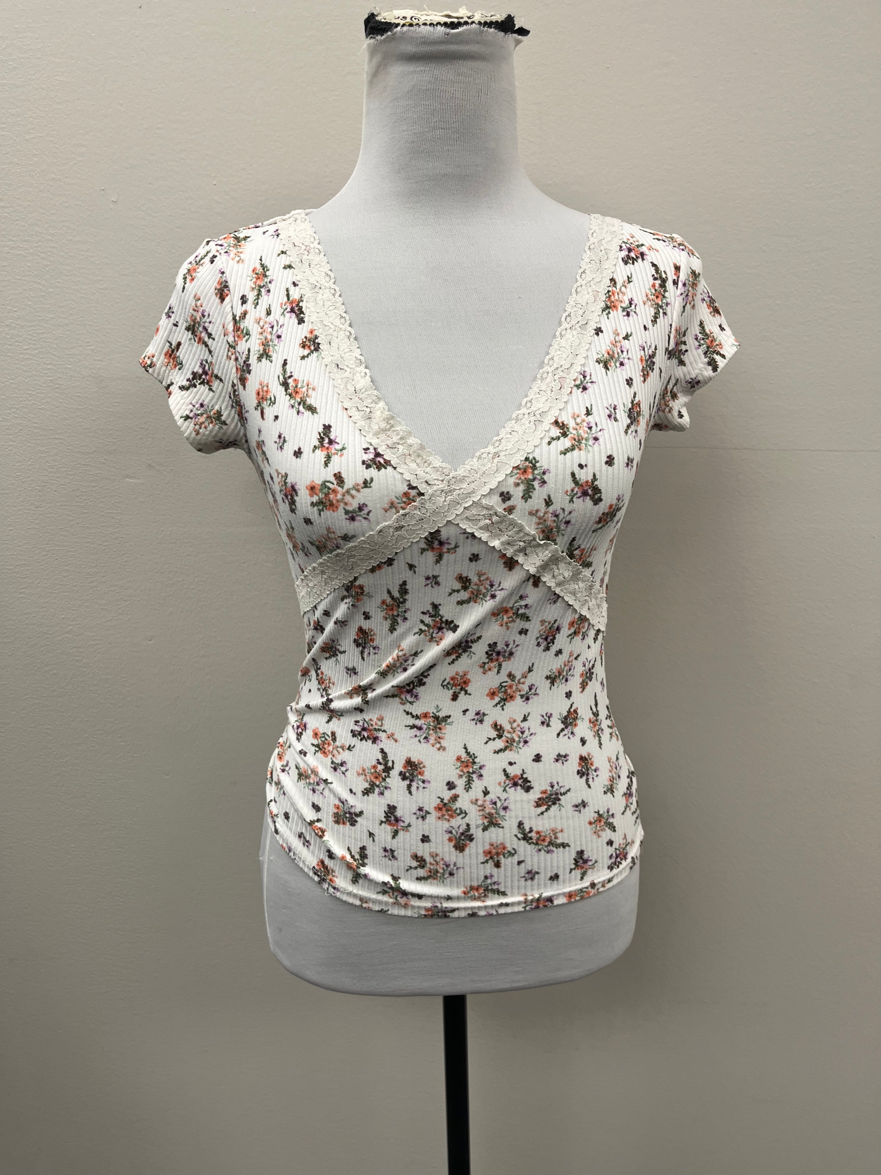 Used Women’s Floral Top