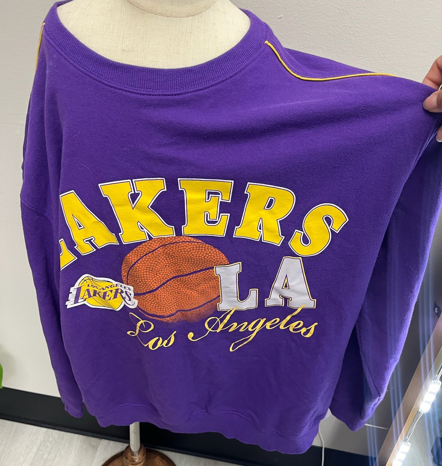 Used Unisex Children’s Purple Lakers Sweater