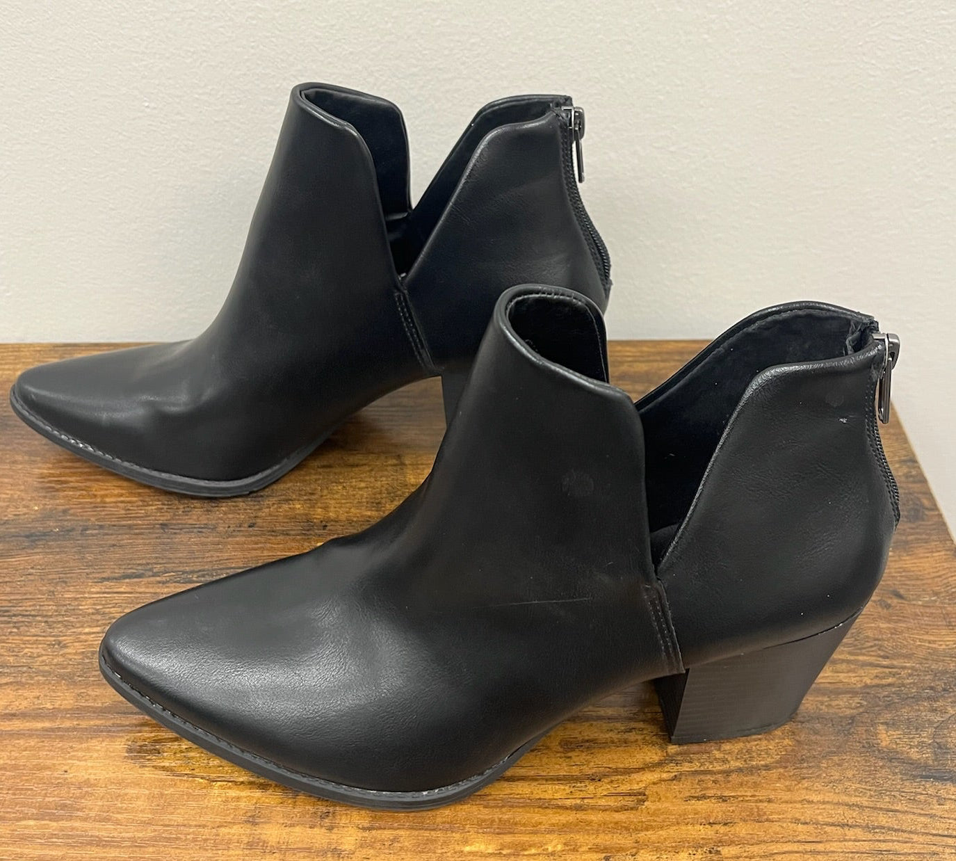 New Women’s Black Boots
