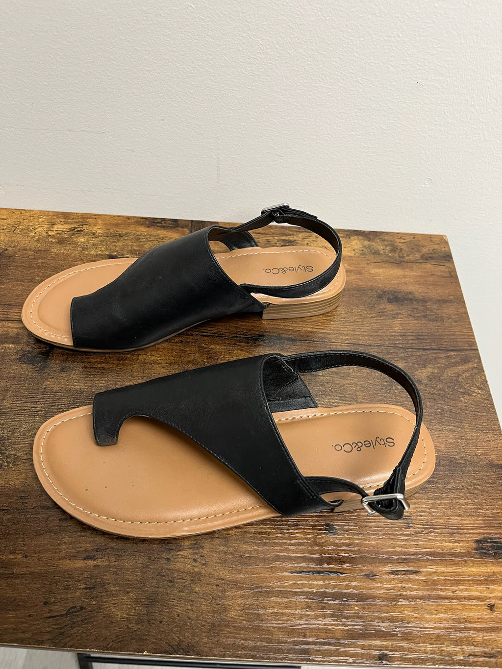Used Women’s Black Sandals