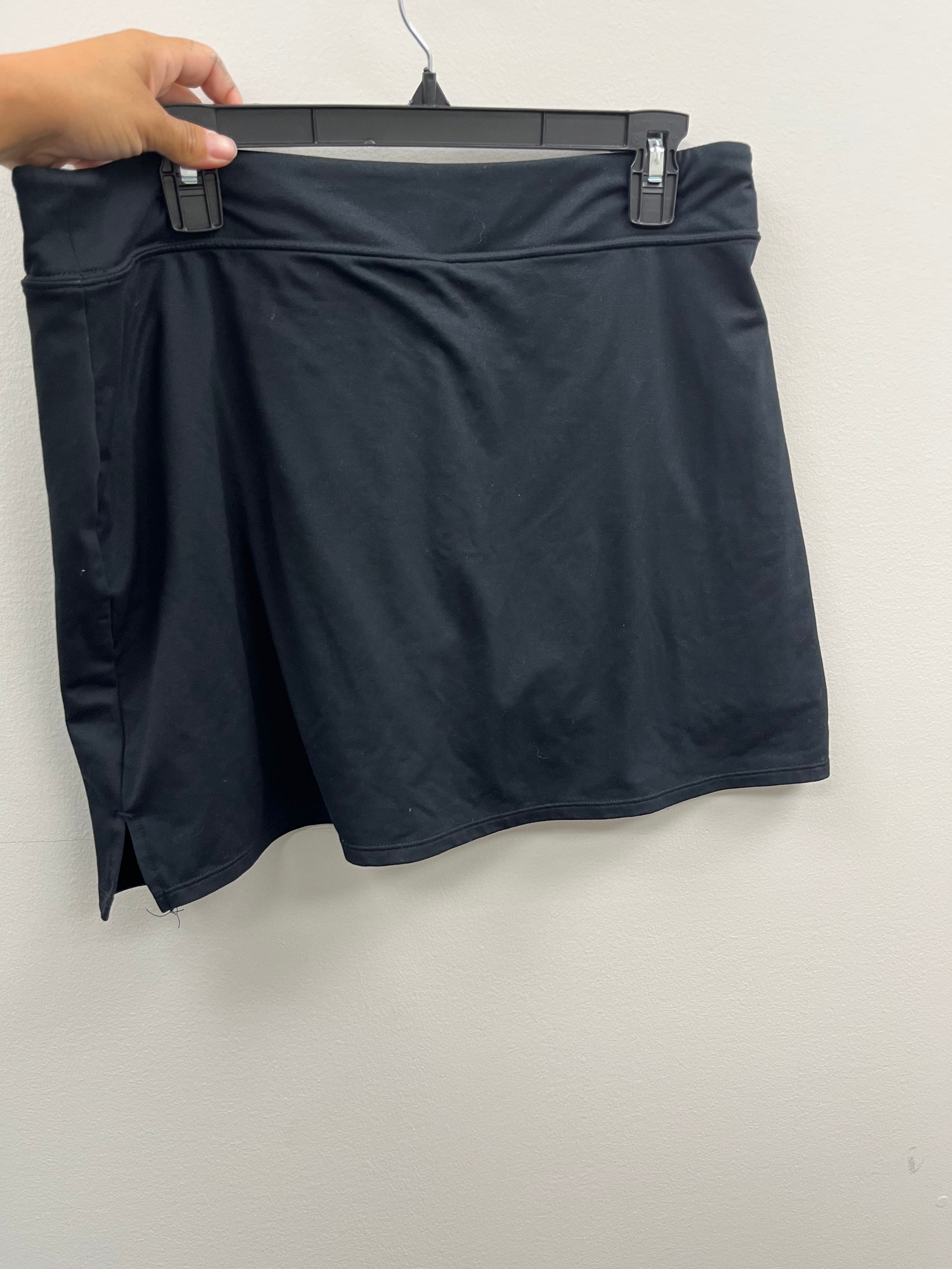 Used Women’s Black Athletic Skort