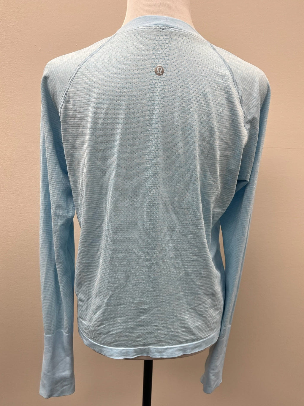 Used Women’s Blue Athletic Shirt