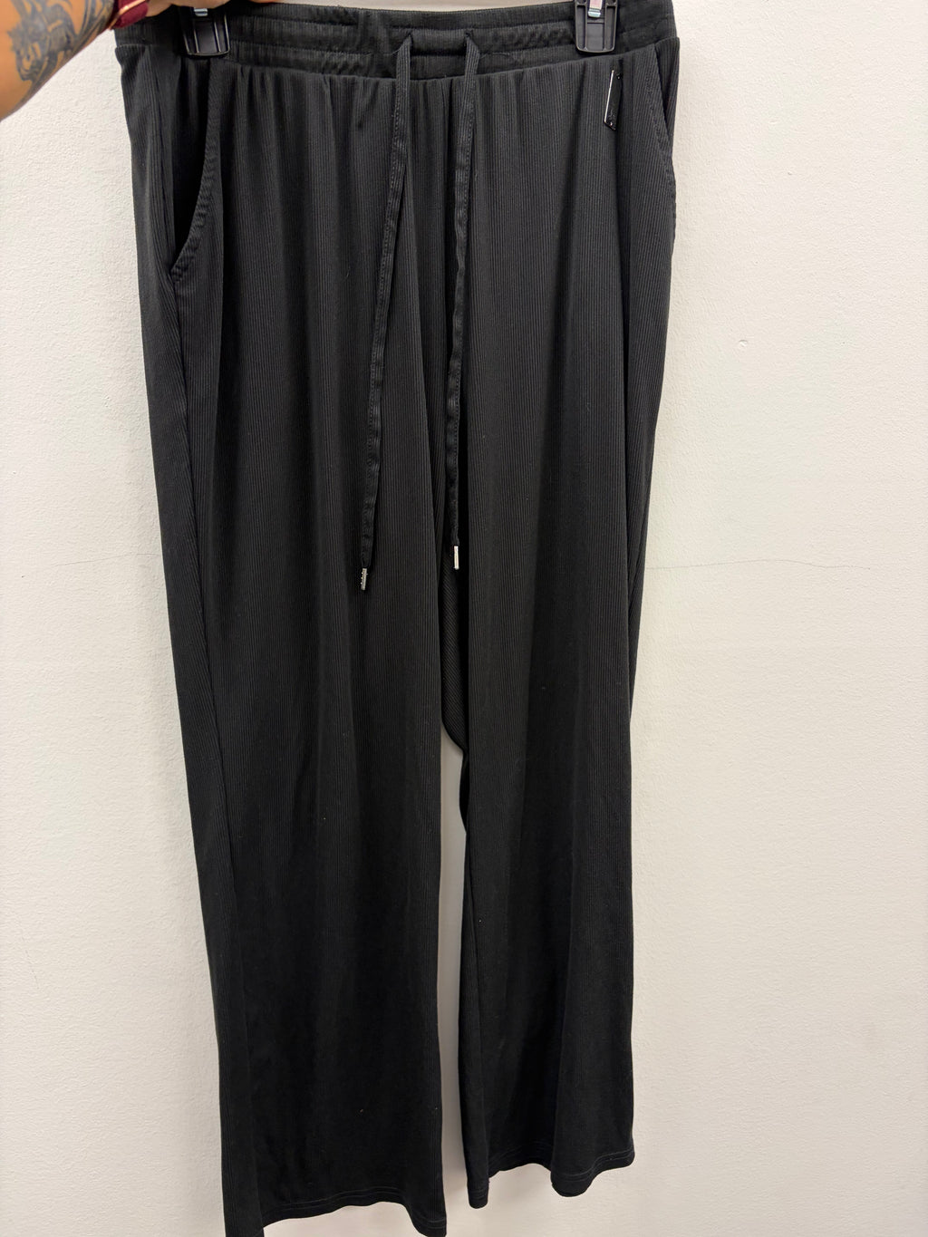 Used Women’s Black Flowy Pants