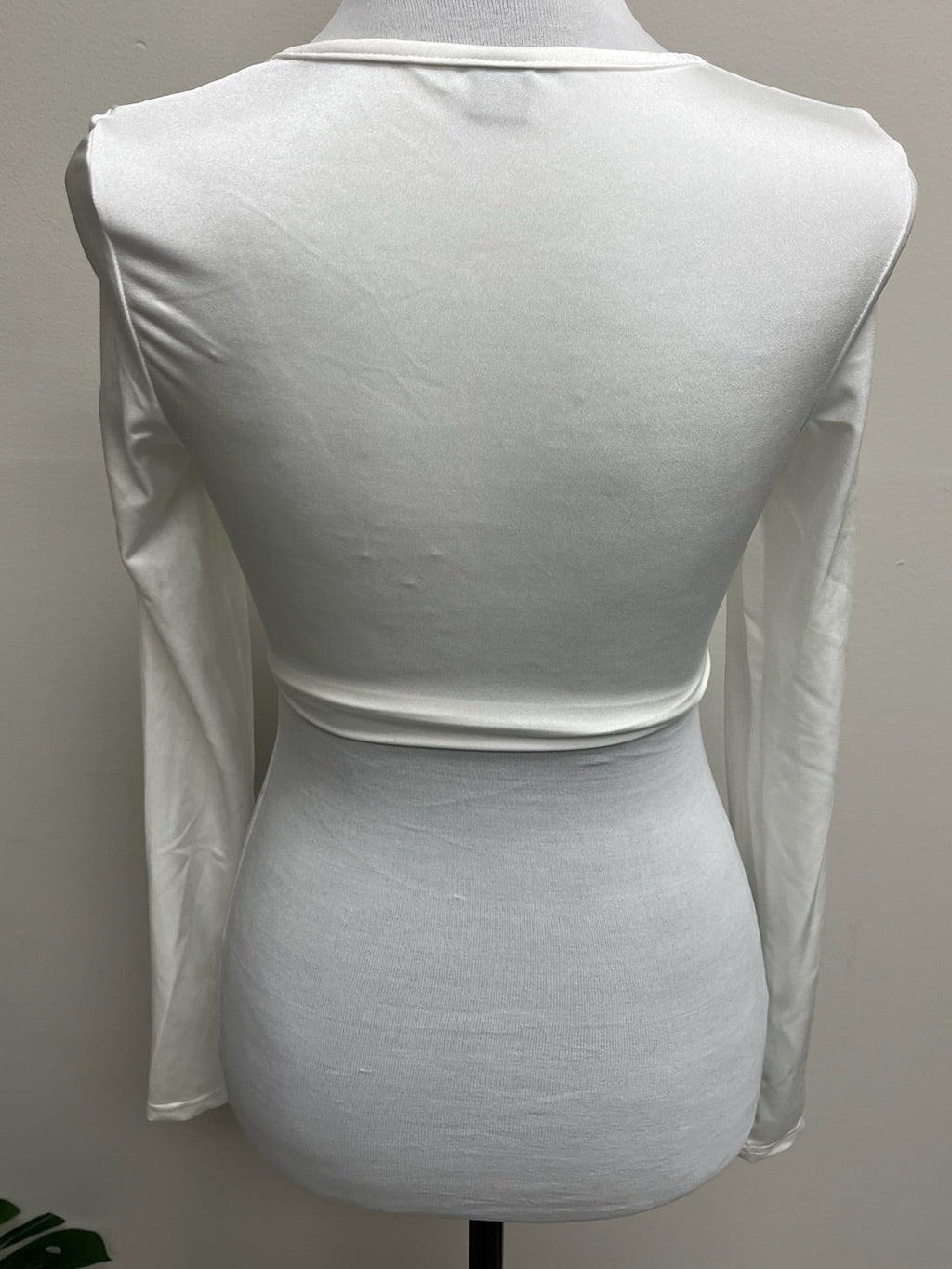 Used Women’s White Crop Top