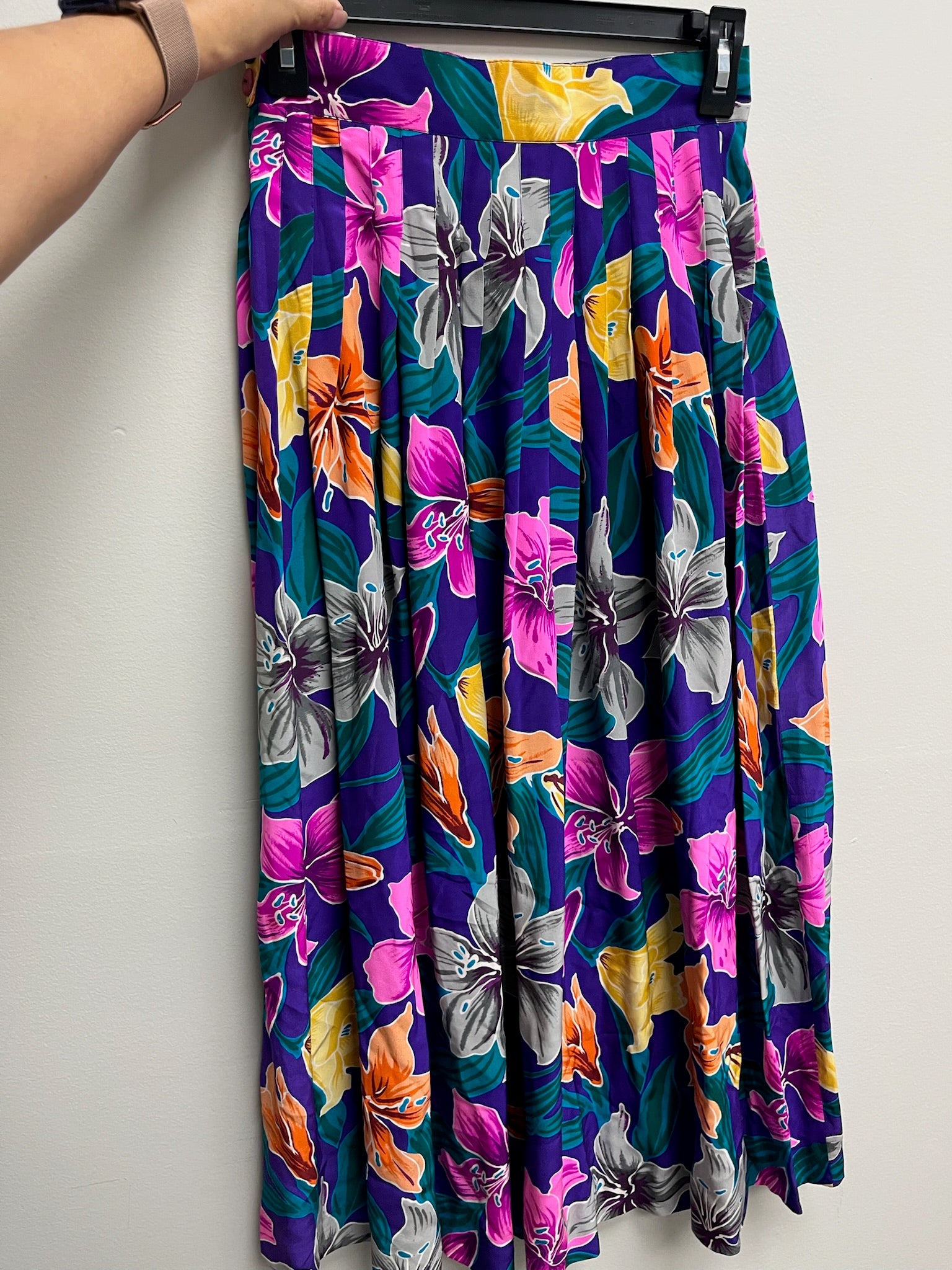 Used Women’s Blue Floral Skirt
