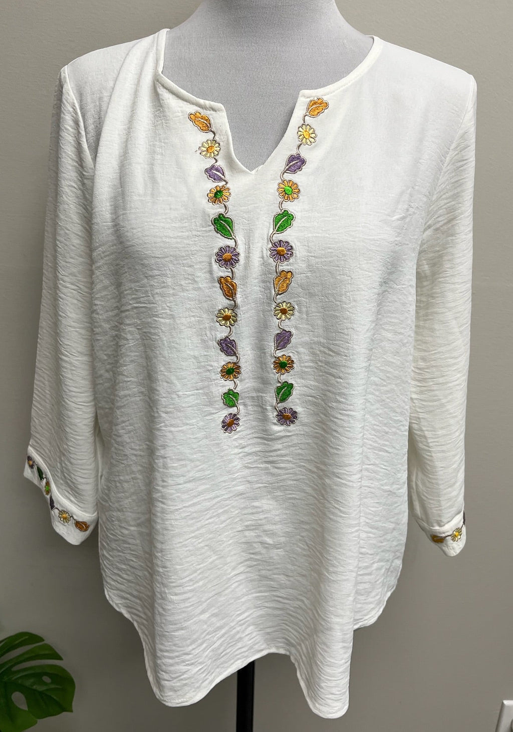 Used Women’s White Shirt