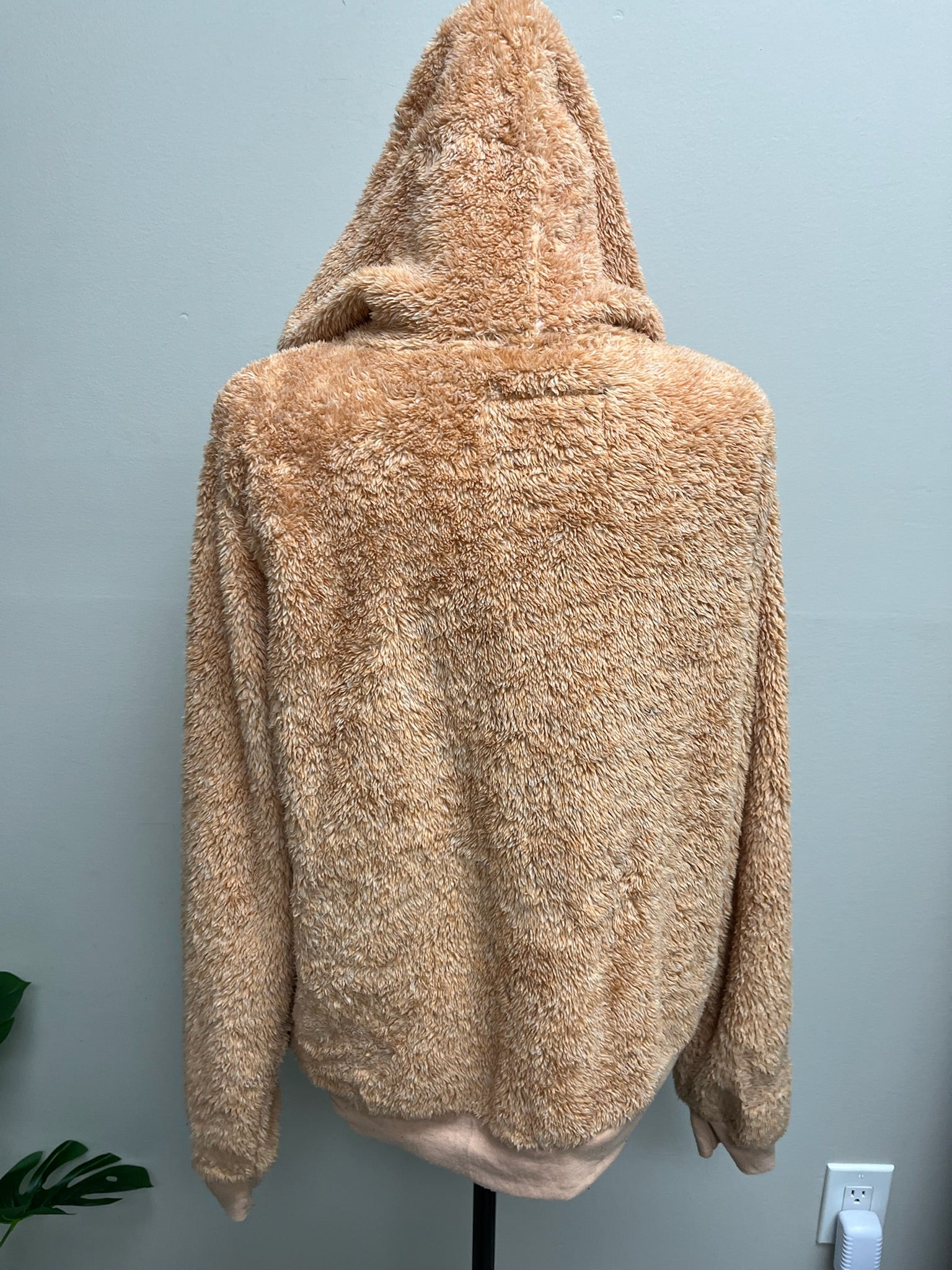 Used Women’s Fuzzy Zip Up Sweater