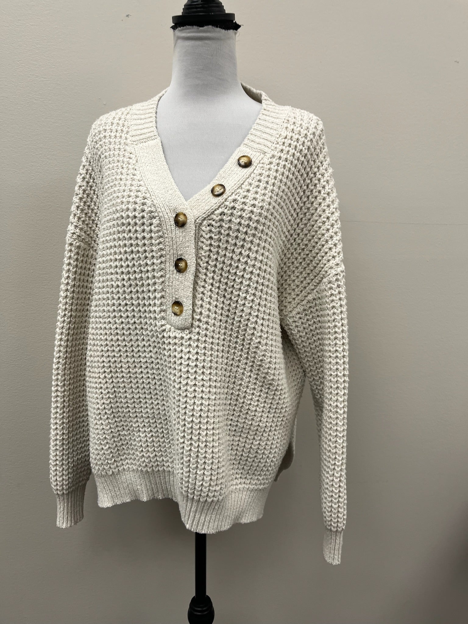 Used Women’s Cream Knitted Sweater Shirt