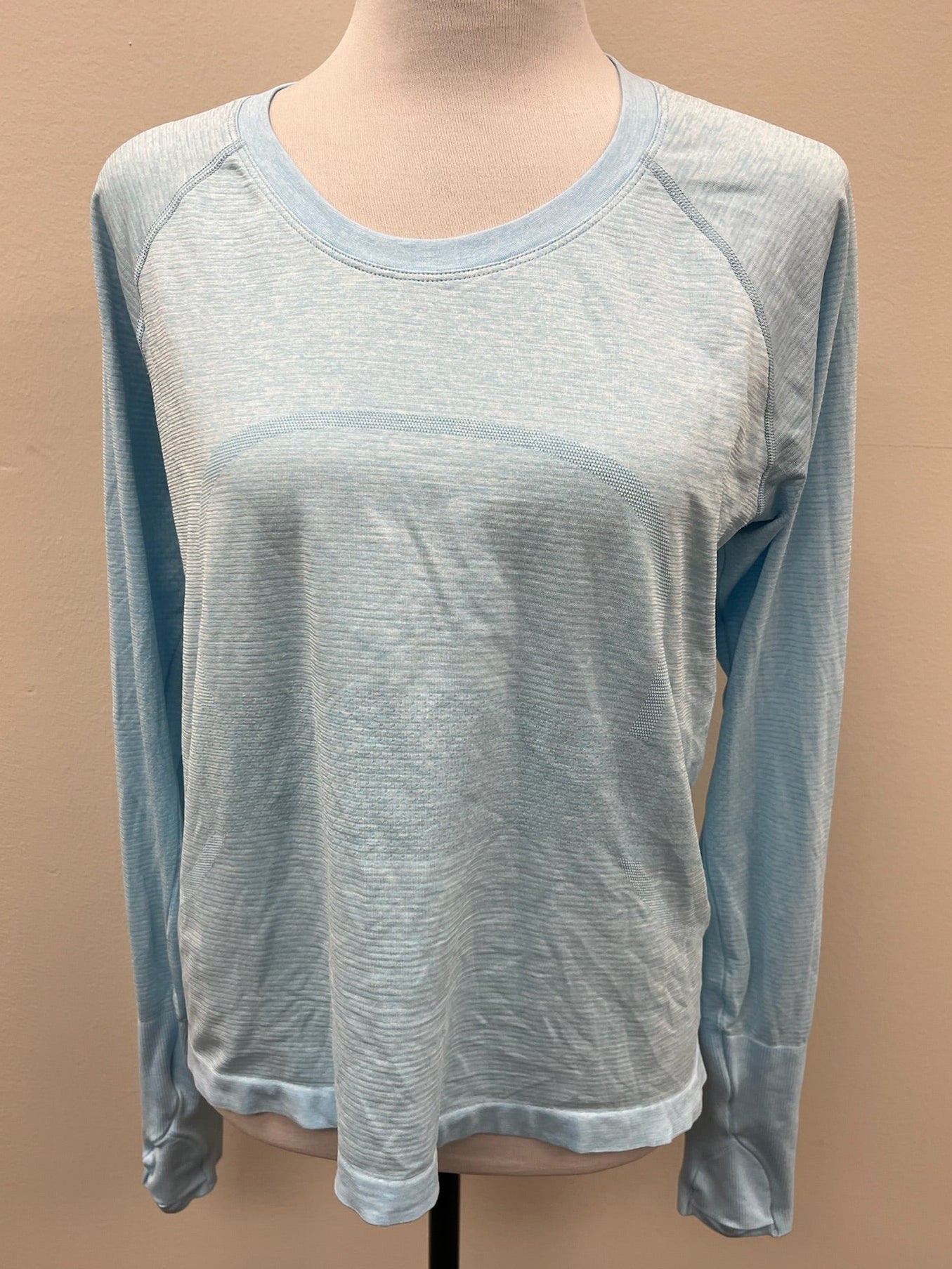 Used Women’s Blue Athletic Shirt