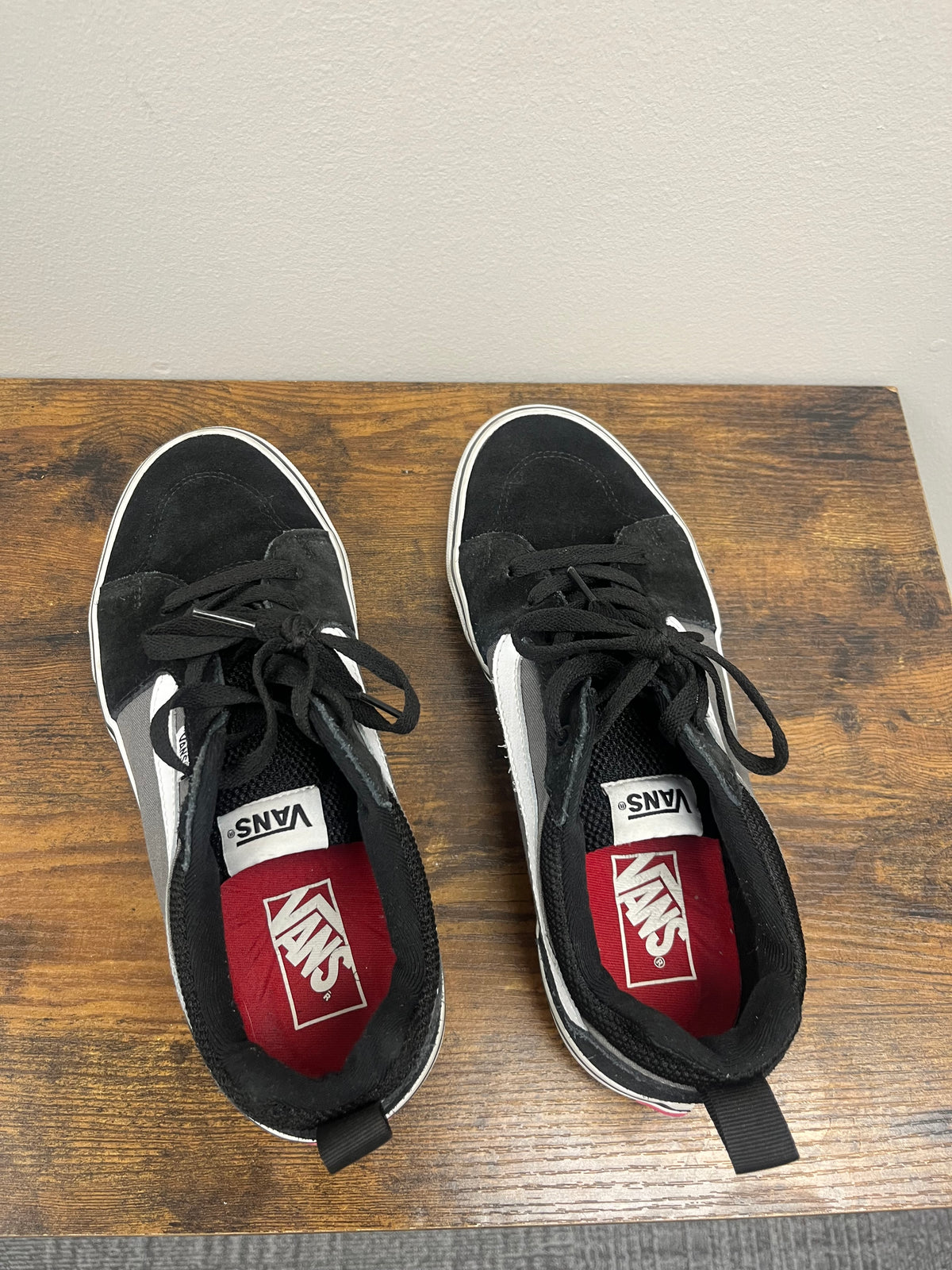 Used Men’s Sneakers