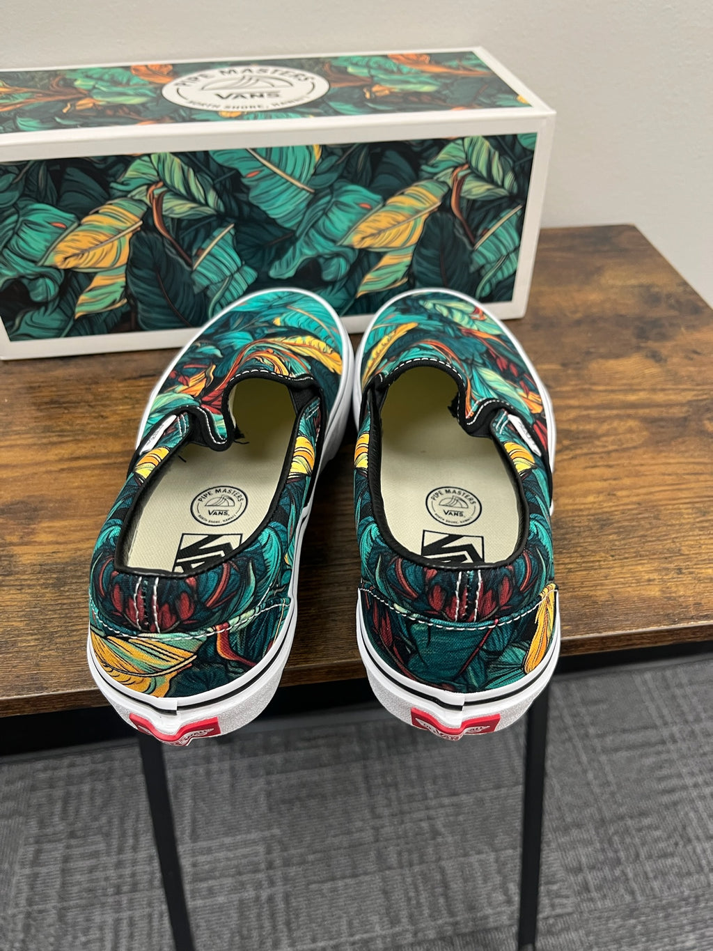 New Unisex Leaf Print Slip On Sneakers