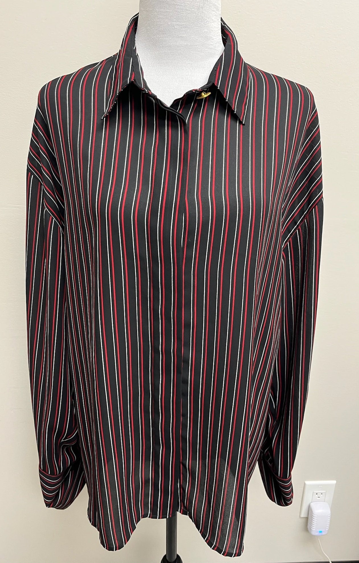 Used Women’s Striped Button Up Shirt