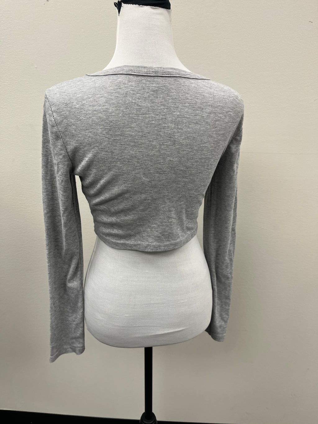 Used Women’s Grey Crop Top