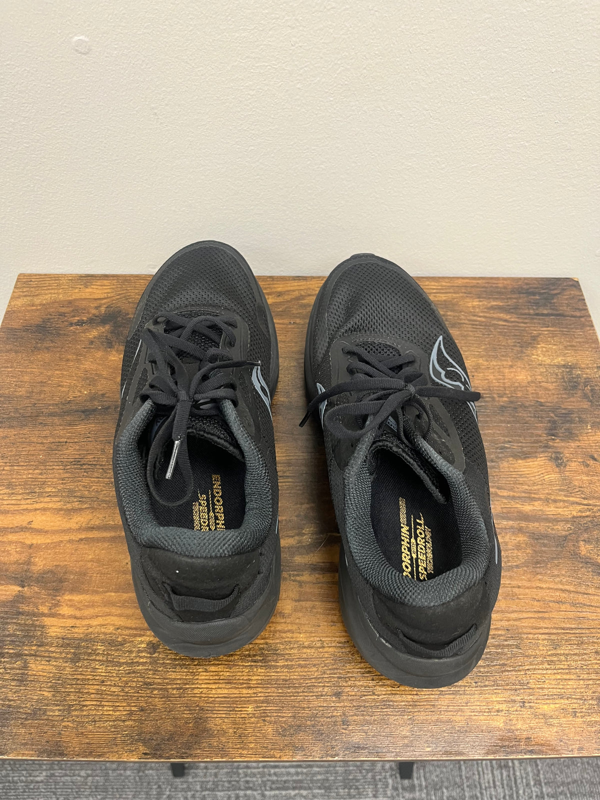 Used Men’s Black Sneakers