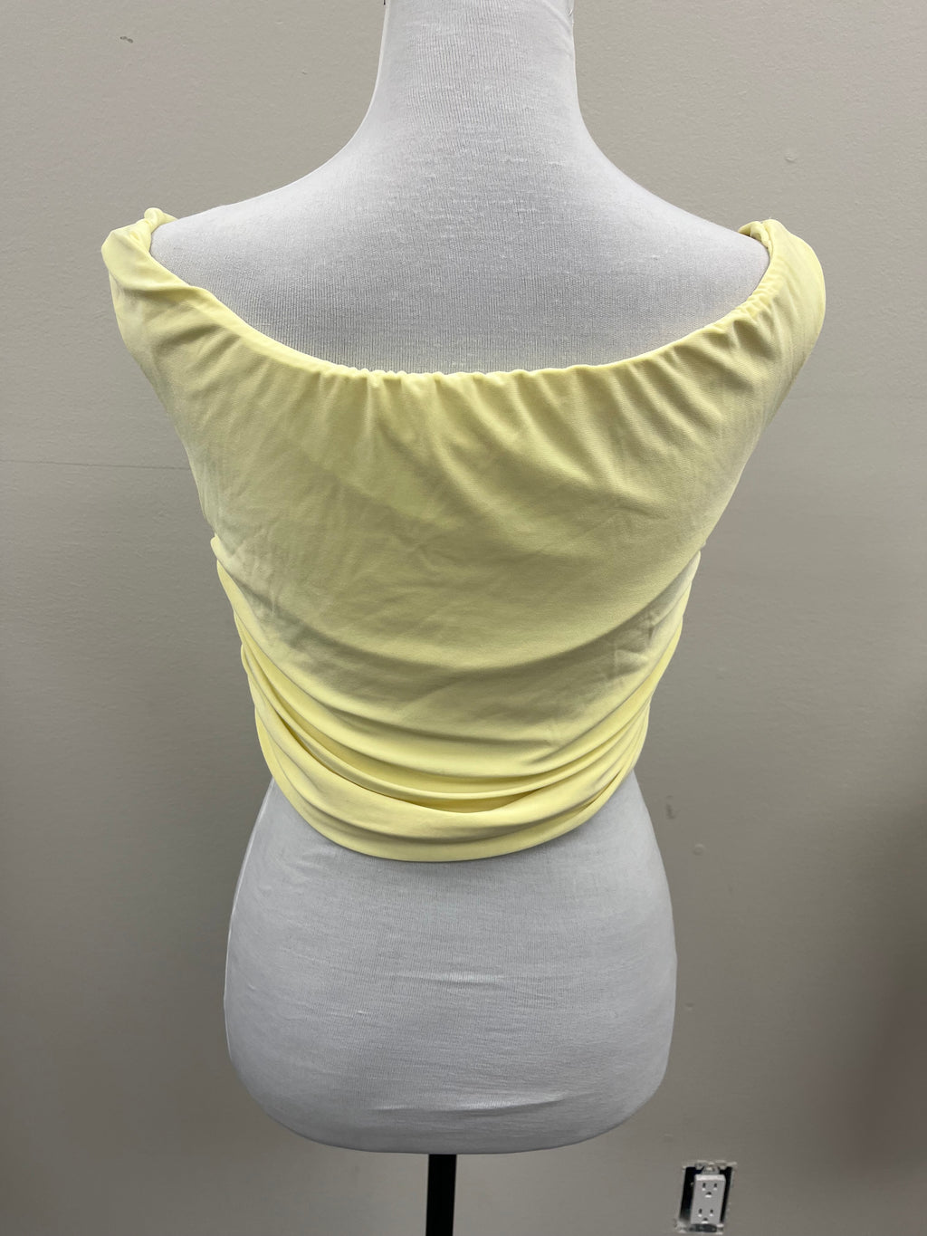 Used Women’s Yellow Tube Top