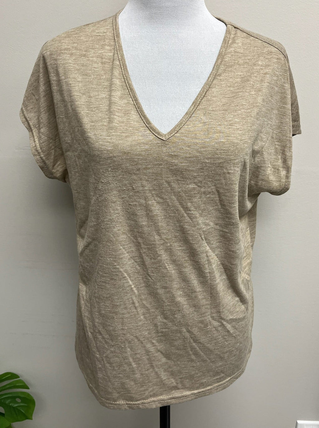 Used Women’s Beige Tan Shirt