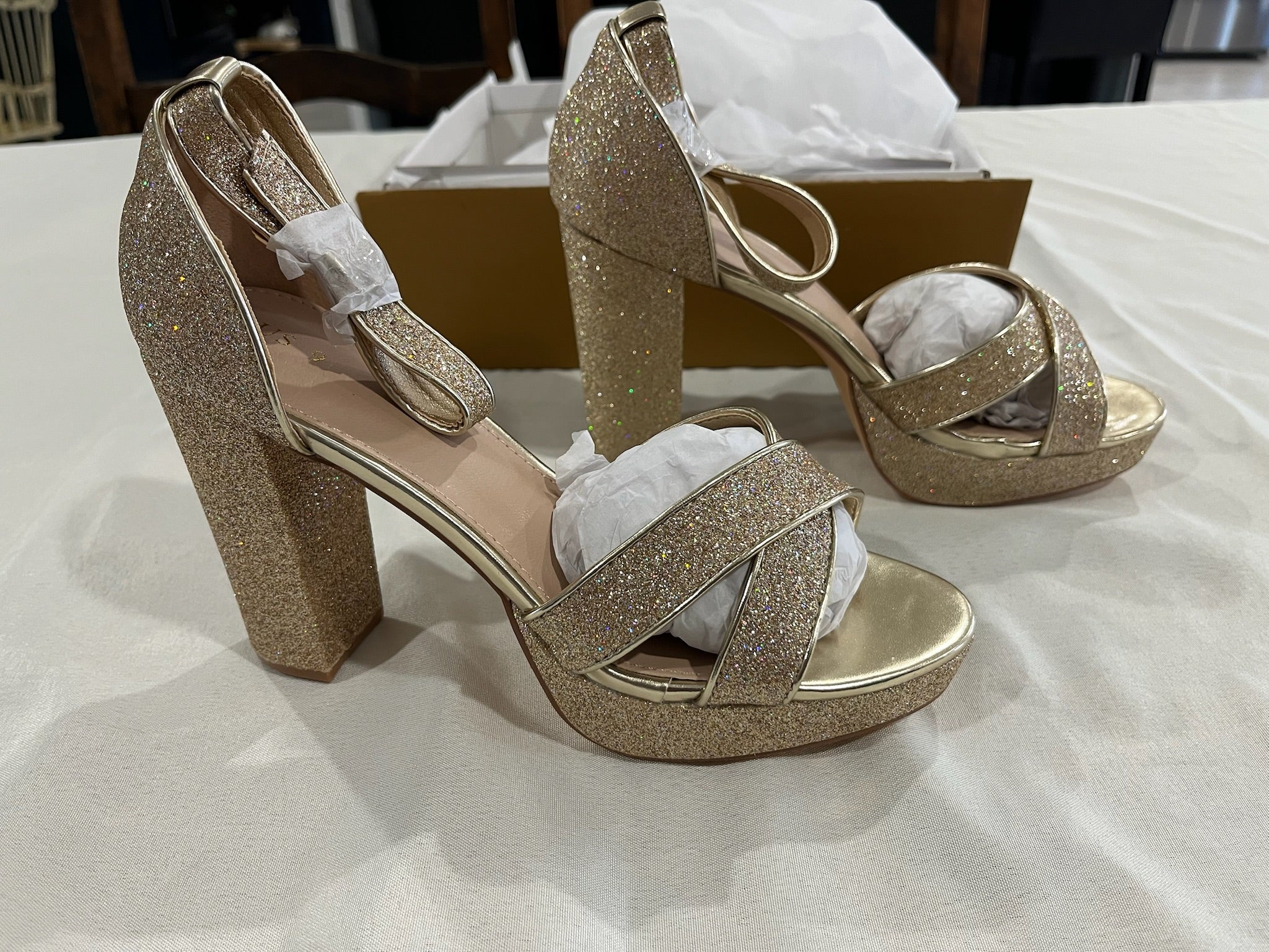 Women’s Gold Glittery Heels image 2