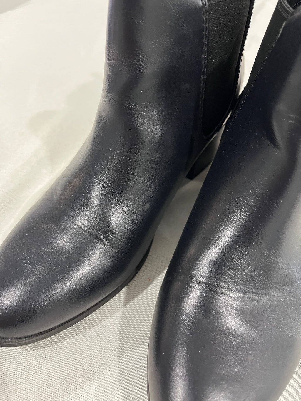 Women’s Black Boots image 4