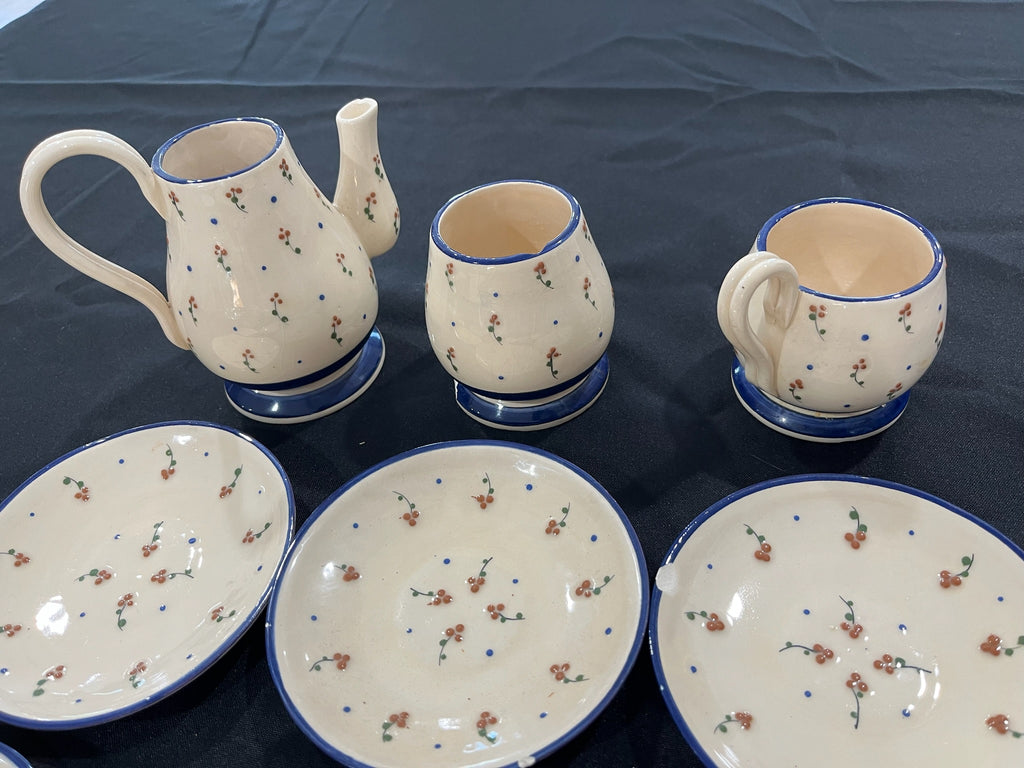 Nine Piece Ceramic Set image 1