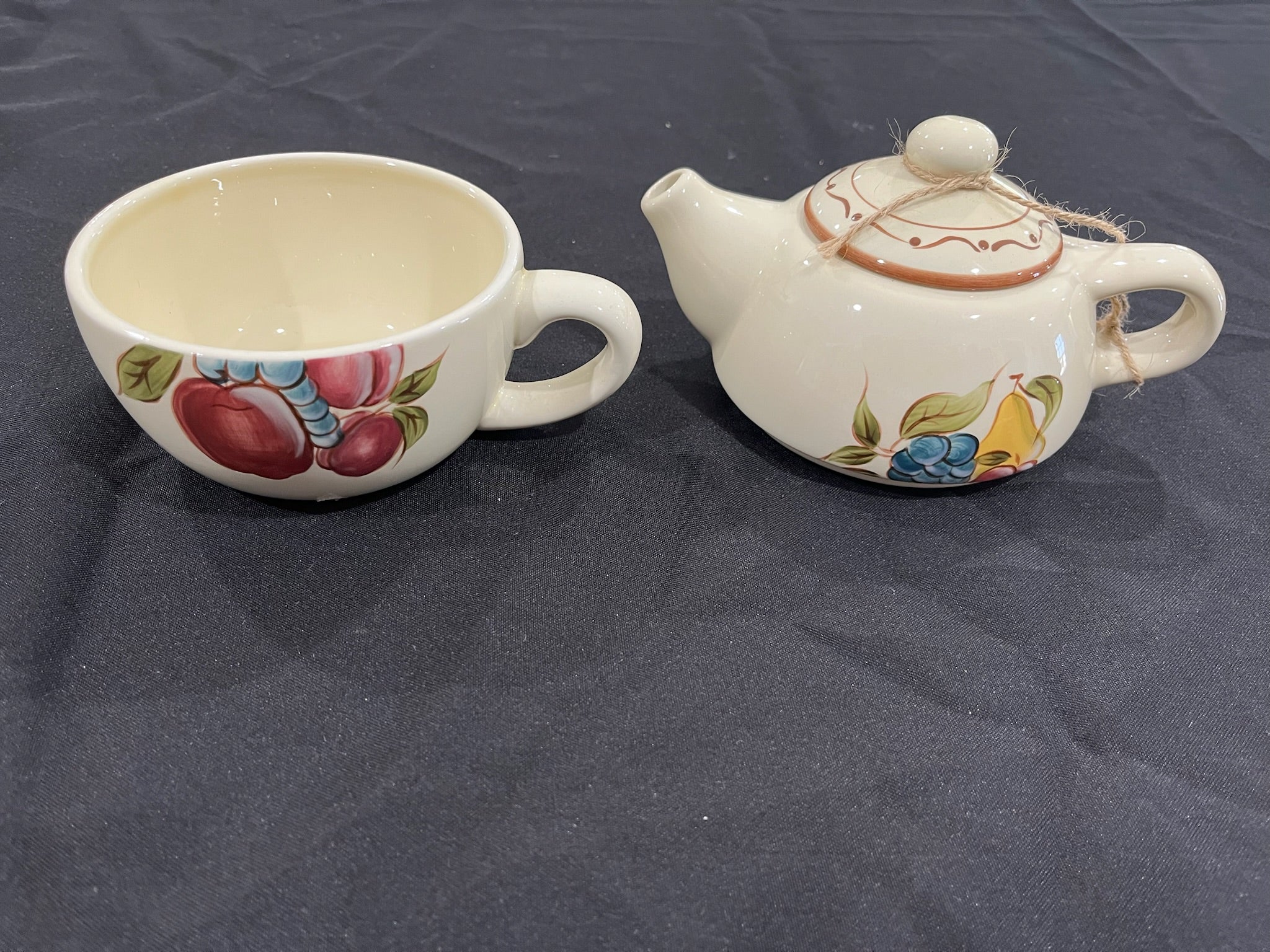 Stackable Teapot and Cup Set image 0