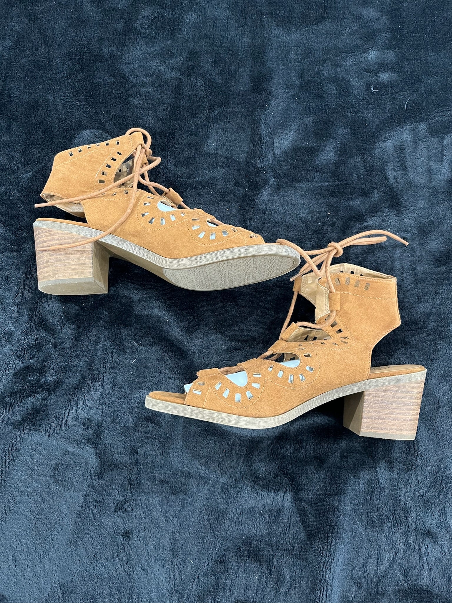 Women’s Beige Tan Heels image 1