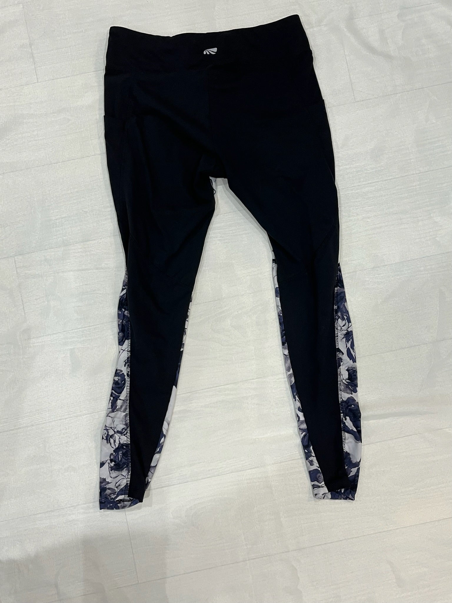 Women’s Floral Exercise Pants image 2